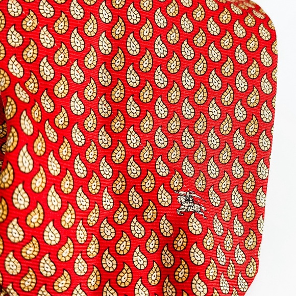 100% Silk Burberry Red Teardrop Patterned Vintage Men’s Tie - Picture 2 of 4